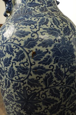 Lot 151 - A LARGE PAIR OF 19TH CENTURY CHINESE BLUE AND WHITE PORCELAIN VASES