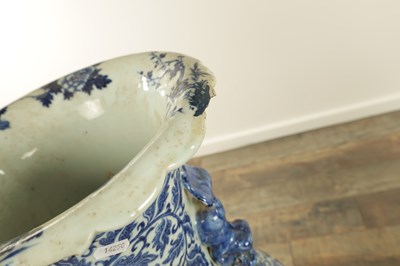 Lot 151 - A LARGE PAIR OF 19TH CENTURY CHINESE BLUE AND WHITE PORCELAIN VASES