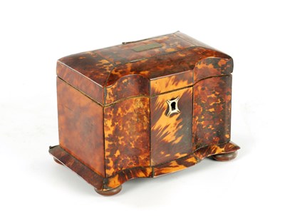 Lot 1147 - AN EARLY 19TH CENTURY TORTOISESHELL VENEERED TEA CADDY