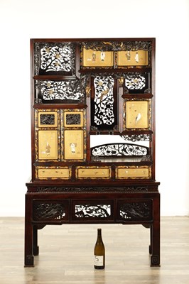 Lot 155 - A FINE 19TH CENTURY JAPANESE CARVED HARDWOOD SHIBIYAMA PANELLED DISPLAY CABINET