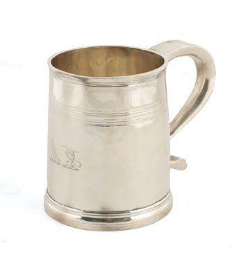 Lot 328 - A QUEEN ANNE SILVER MUG