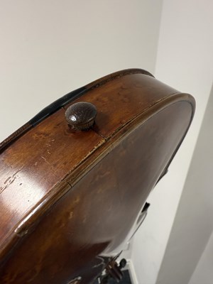 Lot 699 - A VIOLIN WITH A TWO PIECE BACK BEARING LABEL J W OWEN MAKER LEEDS