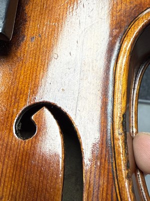 Lot 699 - A VIOLIN WITH A TWO PIECE BACK BEARING LABEL J W OWEN MAKER LEEDS