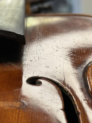 Lot 699 - A VIOLIN WITH A TWO PIECE BACK BEARING LABEL J W OWEN MAKER LEEDS