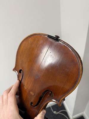 Lot 699 - A VIOLIN WITH A TWO PIECE BACK BEARING LABEL J W OWEN MAKER LEEDS