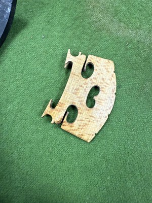 Lot 699 - A VIOLIN WITH A TWO PIECE BACK BEARING LABEL J W OWEN MAKER LEEDS