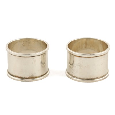 Lot 322 - A PAIR OF LATE 20TH CENTURY SILVER NAPKIN RINGS