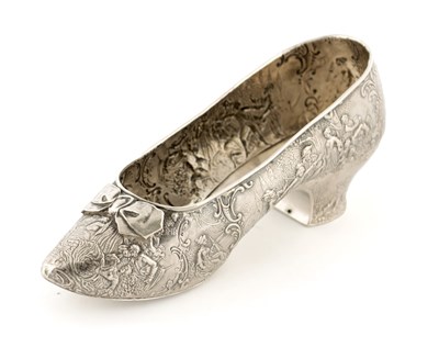 Lot 477 - A LATE 19TH CENTURY DUTCH SILVER SCULPTURE OF A SHOE