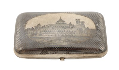 Lot 507 - A LATE 19TH CENTURY RUSSIAN NIELLO SILVER CIGARETTE CASE