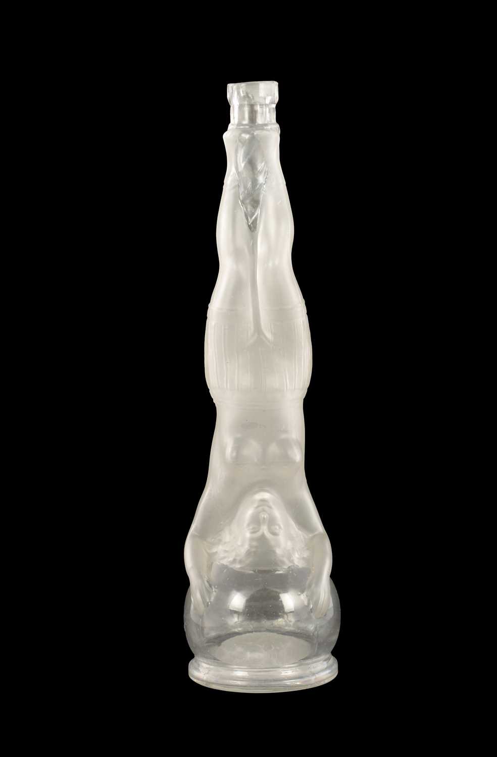 Lot 14 - A 19TH CENTURY FRENCH FROSTED AND CLEAR GLASS SOAP BOTTLE BY LEGRAS & CIE