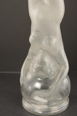 Lot 14 - A 19TH CENTURY FRENCH FROSTED AND CLEAR GLASS SOAP BOTTLE BY LEGRAS & CIE