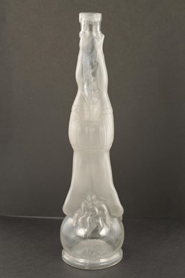 Lot 14 - A 19TH CENTURY FRENCH FROSTED AND CLEAR GLASS SOAP BOTTLE BY LEGRAS & CIE