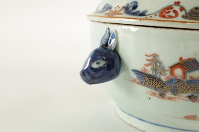 Lot 183 - AN 18TH/19TH CENTURY CHINESE IMARI PORCELAIN TUREEN