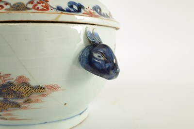 Lot 183 - AN 18TH/19TH CENTURY CHINESE IMARI PORCELAIN TUREEN