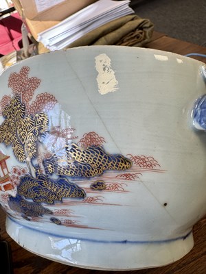 Lot 183 - AN 18TH/19TH CENTURY CHINESE IMARI PORCELAIN TUREEN