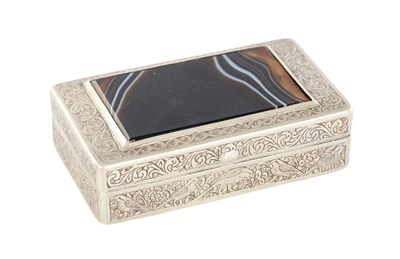 Lot 460 - A 19TH CENTURY EASTERN SILVER METAL AND AGATE MOUNTED SNUFF BOX