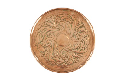 Lot 947 - AN ARTS AND CRAFTS KESWICK SCHOOL COPPER DISH BY W M MAWSON KESWICK