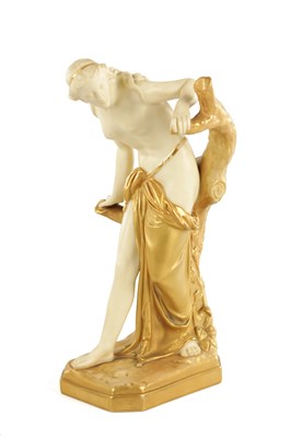 Lot 105 - A LATE 19TH CENTURY ROYAL WORCESTER PORCELAIN FIGURAL SCULPTURE OF THE BATHER