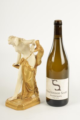 Lot 105 - A LATE 19TH CENTURY ROYAL WORCESTER PORCELAIN FIGURAL SCULPTURE OF THE BATHER