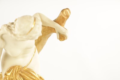 Lot 105 - A LATE 19TH CENTURY ROYAL WORCESTER PORCELAIN FIGURAL SCULPTURE OF THE BATHER