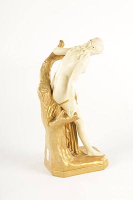 Lot 105 - A LATE 19TH CENTURY ROYAL WORCESTER PORCELAIN FIGURAL SCULPTURE OF THE BATHER