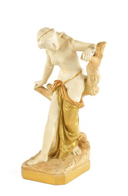 Lot 82 - A LARGE LATE 19TH CENTURY ROYAL WORCESTER PORCELAIN FIGURAL SCULPTURE OF THE BATHER