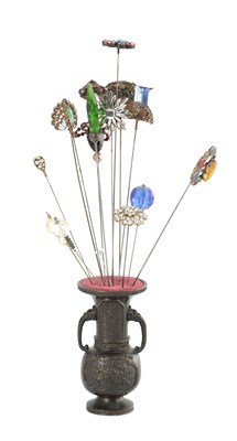 Lot 961 - A LATE 19TH CENTURY CHINESE BRONZE VASE HAT PIN CUSHION