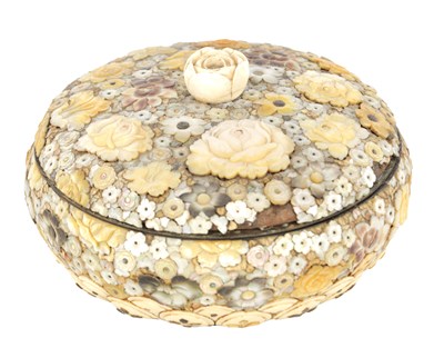 Lot 194 - A JAPANESE MEIJI PERIOD SHIBAYAMA MILLEFIORI CIRCULAR LIDDED BOX
