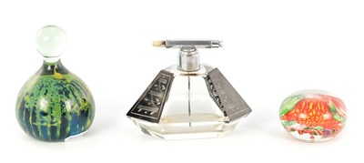 Lot 18 - AN ART DECO GLASS ATOMIZER PERFUME BOTTLE