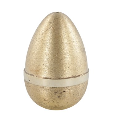 Lot 489 - A 1972 STUART DEVLIN SILVER GILT 'SURPRISE' EGG