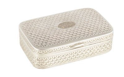 Lot 469 - A GEORGE III SILVER SNUFF BOX