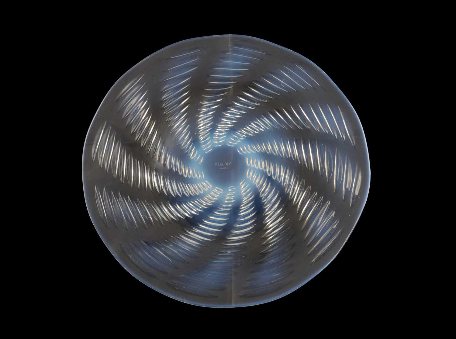 Lot 8 - A RENE LALIQUE 'ONDES' OPALESCENT GLASS PLATE