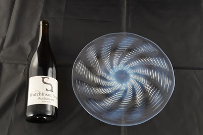 Lot 8 - A RENE LALIQUE 'ONDES' OPALESCENT GLASS PLATE