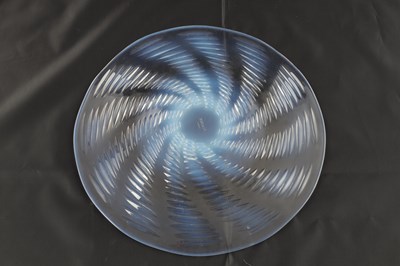 Lot 8 - A RENE LALIQUE 'ONDES' OPALESCENT GLASS PLATE