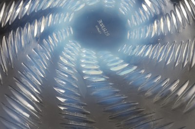 Lot 8 - A RENE LALIQUE 'ONDES' OPALESCENT GLASS PLATE
