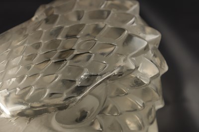 Lot 5 - A RENE LALIQUE 'TETE D'AIGLE' CLEAR AND FROSTED GLASS CAR MASCOT
