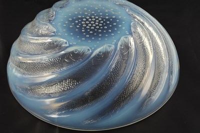 Lot 6 - R LALIQUE, A CLEAR ‘POISSONS’ GLASS BOWL