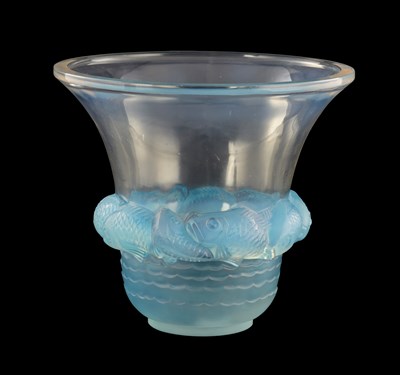 Lot 11 - AN R LALIQUE FRANCE OPALESCENT AND BLUE STAINED GLASS ‘PIRIAC’ VASE