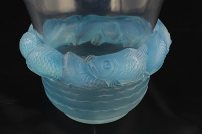 Lot 11 - AN R LALIQUE FRANCE OPALESCENT AND BLUE STAINED GLASS ‘PIRIAC’ VASE