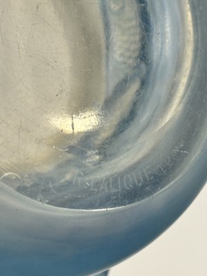 Lot 11 - AN R LALIQUE FRANCE OPALESCENT AND BLUE STAINED GLASS ‘PIRIAC’ VASE