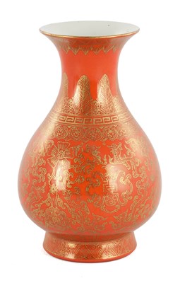 Lot 226 - A 19TH CENTURY CHINESE GILT CORAL RED GLAZED BULBOUS VASE