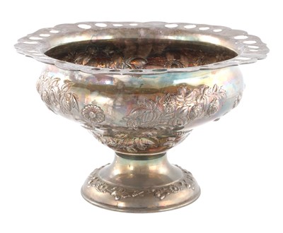 Lot 318 - AN EDWARD VII SILVER FOOTED BOWL
