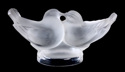 Lot 20 - R LALIQUE, DEUX COLUMBES CACHE modelled as...