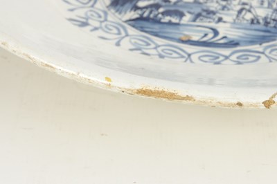 Lot 116 - A LATE 17TH / EARLY 18TH CENTURY DELFT CHARGER