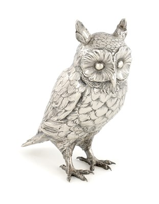 Lot 389 - A 19TH CENTURY CONTINENTAL SILVER SCULPTURE OF AN OWL
