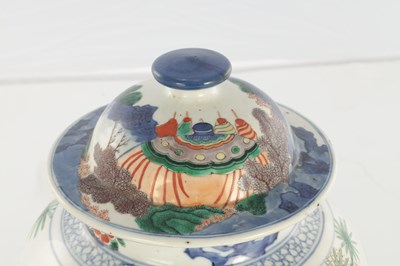 Lot 154 - A CHINESE WUCAI LIDDED BALUSTER VASE
