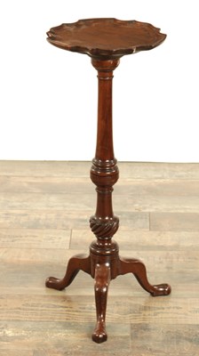 Lot 1219 - A GEORGE III MAHOGANY KETTLE STAND
