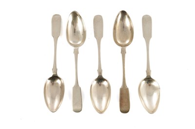 Lot 309 - A SET OF FIVE PROVINCIAL SCOTTISH SILVER FIDDLEBACK DESSERT SPOONS