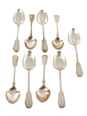 Lot 434 - A SET OF NINE SCOTTISH SILVER FIDDLEBACK TEA SPOONS