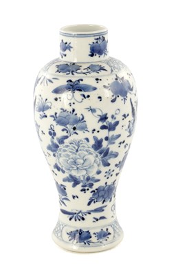 Lot 167 - A 19TH CENTURY CHINESE BLUE AND WHITE PORCELAIN VASE
